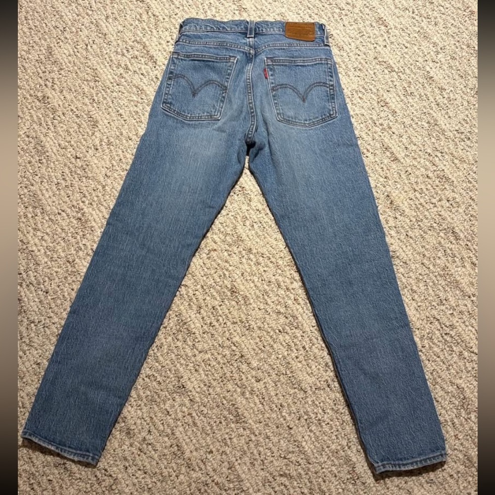 Levi's High Rise wedgie 24” - Picture 2 of 3